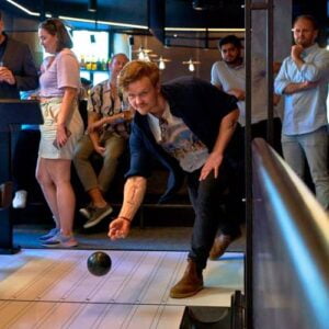 Karaoke, bowling & bobler på Duckpin